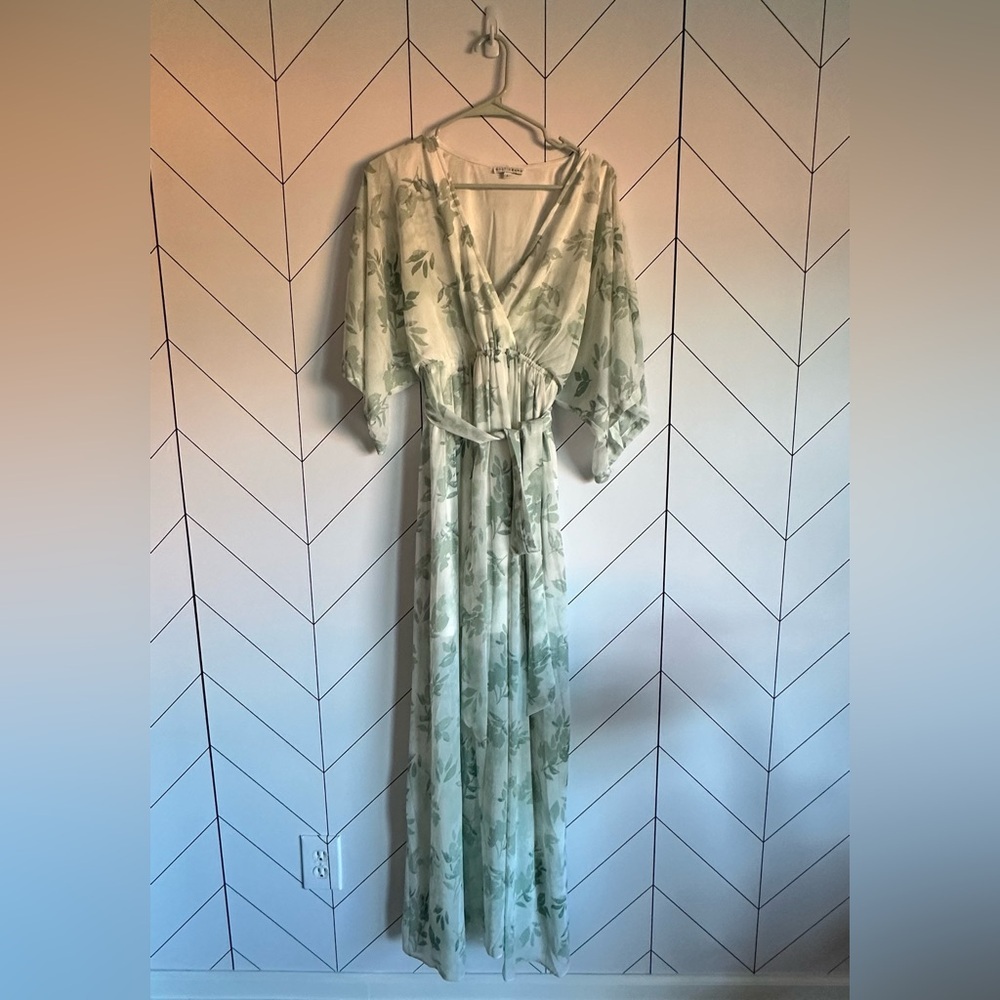 Baltic Born Kimono Maxi Dress, Sage Floral, Size Large, Flowy and Comfortable